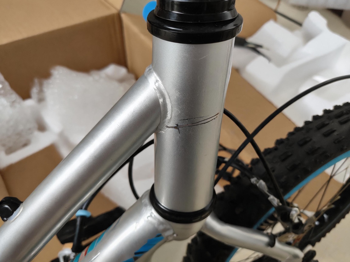 Buyer's close-up of the scratched fork