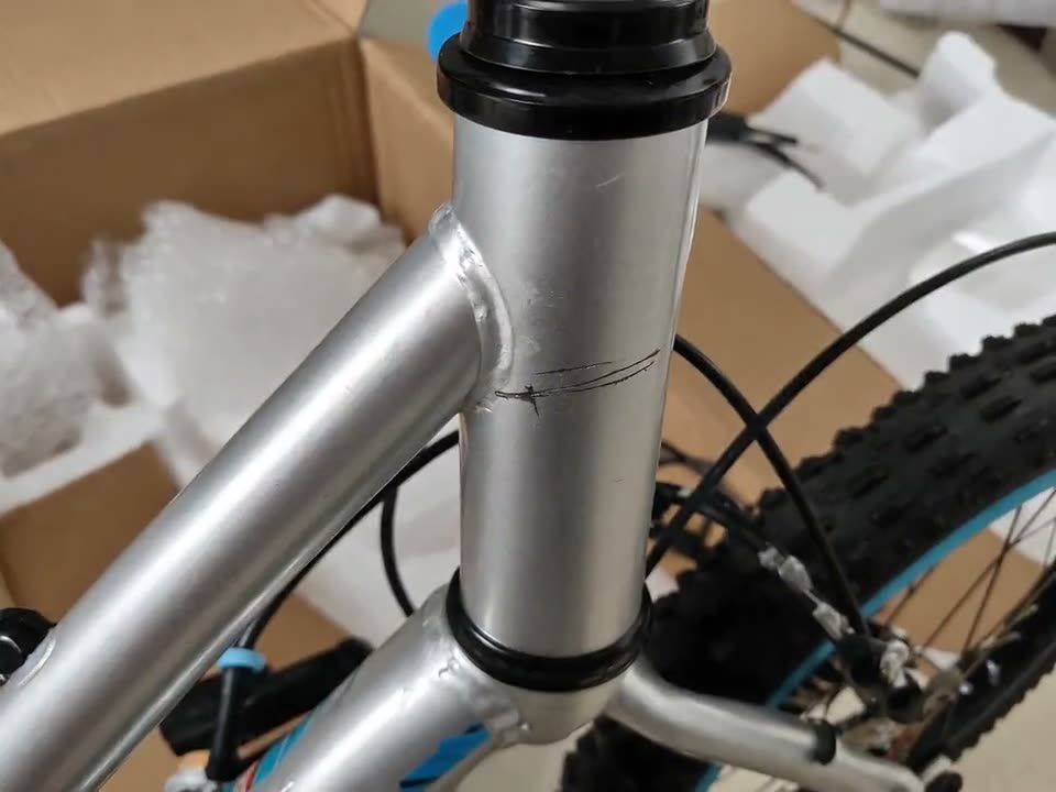 Buyer's clip walking around the scratched fork
